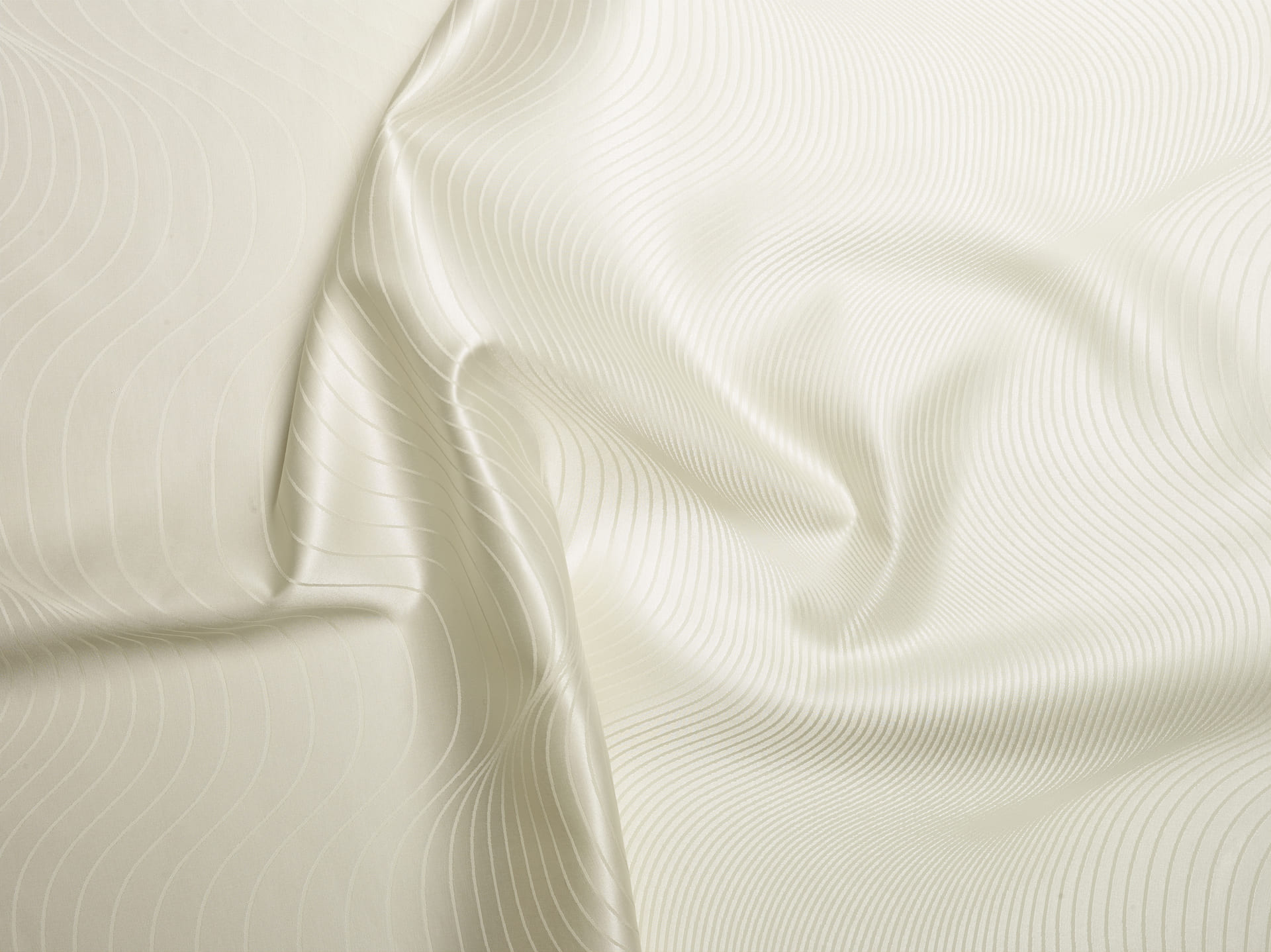 dauny-duvet-eiderdaunenduvet-eider_silk-patterns_alpha_waved