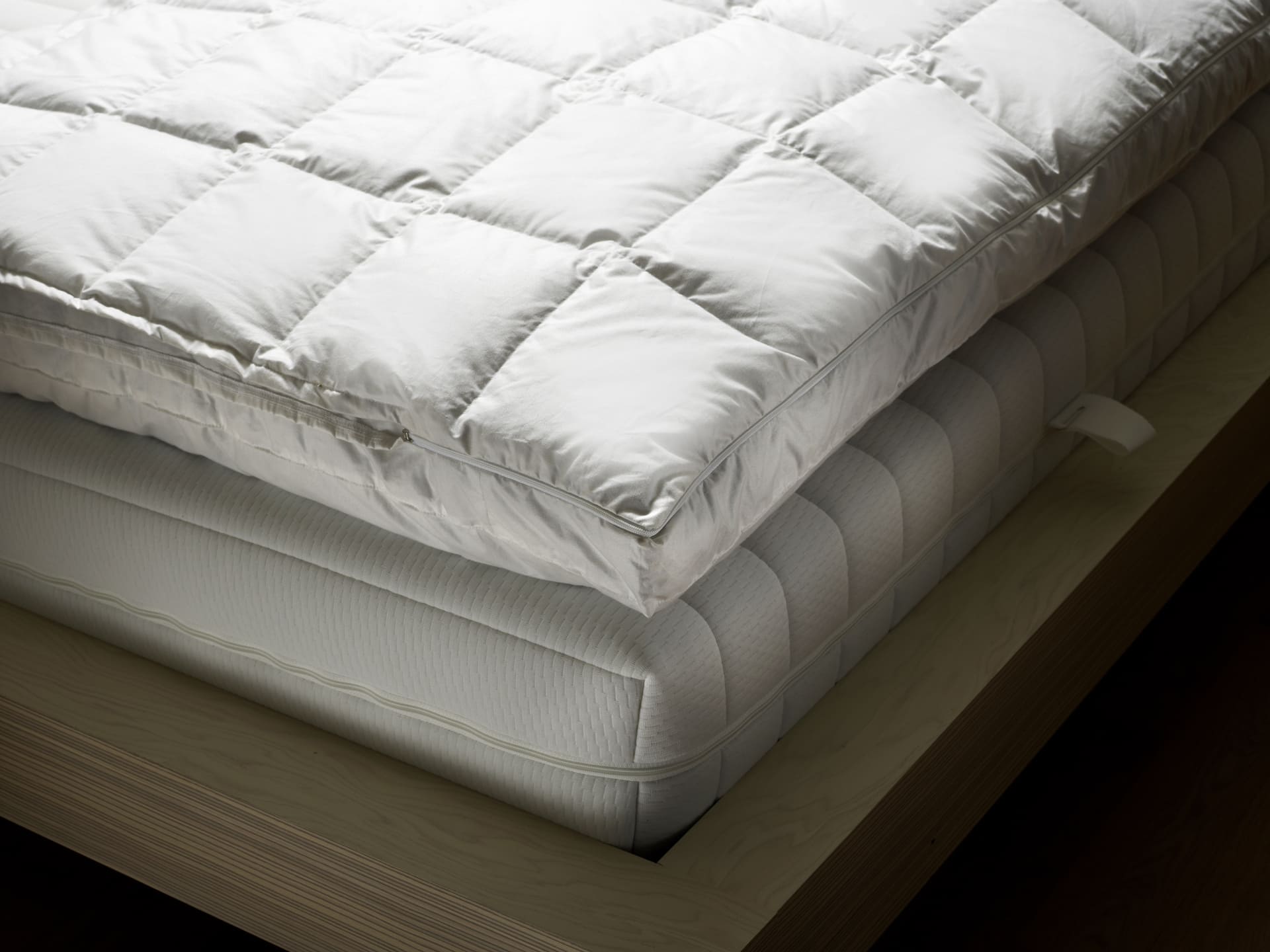 dauny-accessoires-topper-duo-luxe_with-bed